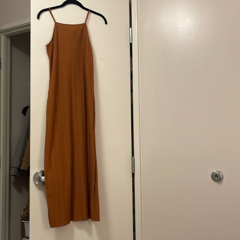 Pumpkin colored maxi dress, size XS. Super comfy and fits like a glove! 🎃
